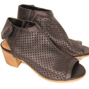 Steven by Steve Madden Leather Sandals